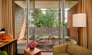 hotel-rothof-zimmer-blick-in-den-park-0553